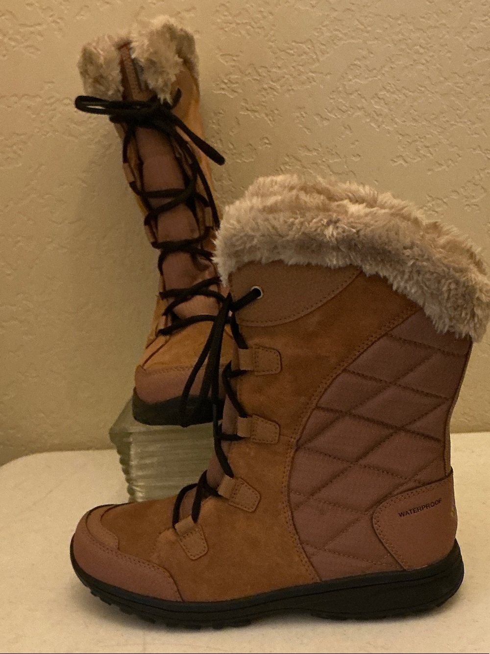 Columbia Women’s Brown Tan Lace-Up Waterproof Winter Boots with Faux Fur Collar